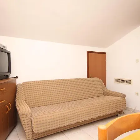 7284b Apartment