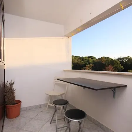 7284b Apartment
